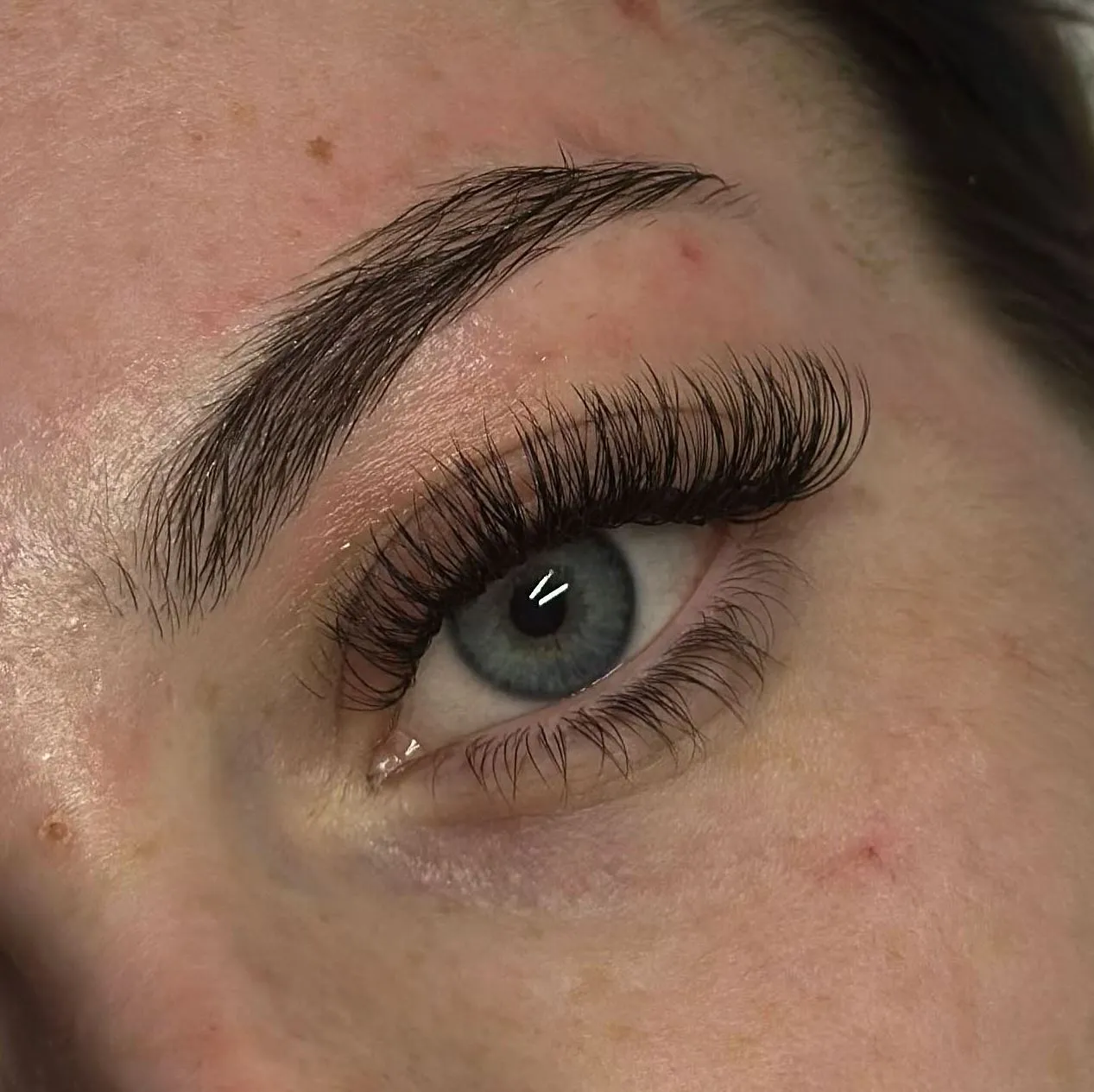 Do Hybrid Lashes Look Natural